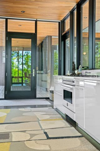 29396 Cherokee Rd, Bovey, MN 55709