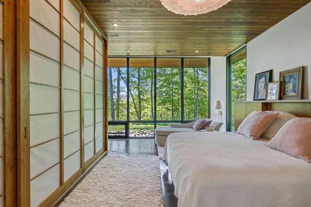 29396 Cherokee Rd, Bovey, MN 55709