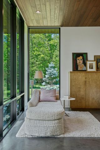 29396 Cherokee Rd, Bovey, MN 55709