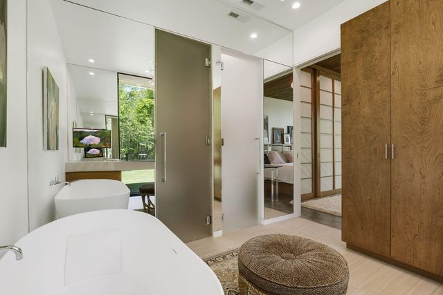 29396 Cherokee Rd, Bovey, MN 55709