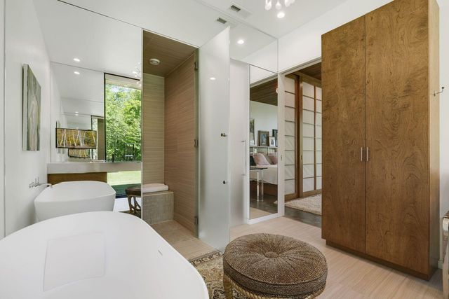 29396 Cherokee Rd, Bovey, MN 55709