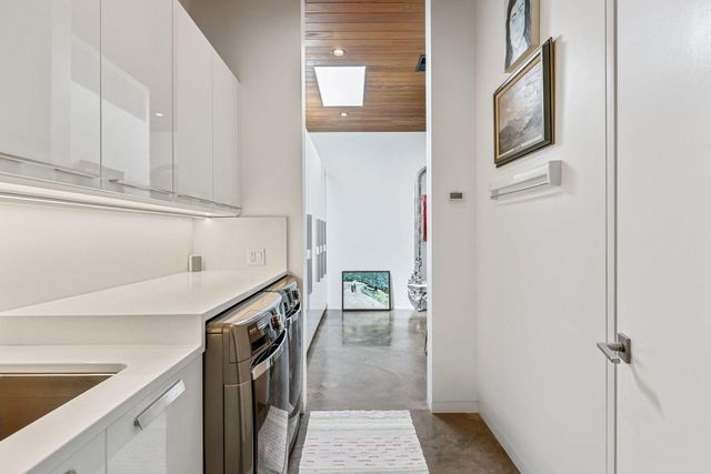 29396 Cherokee Rd, Bovey, MN 55709