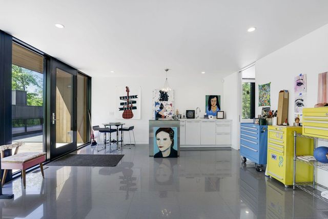 29396 Cherokee Rd, Bovey, MN 55709