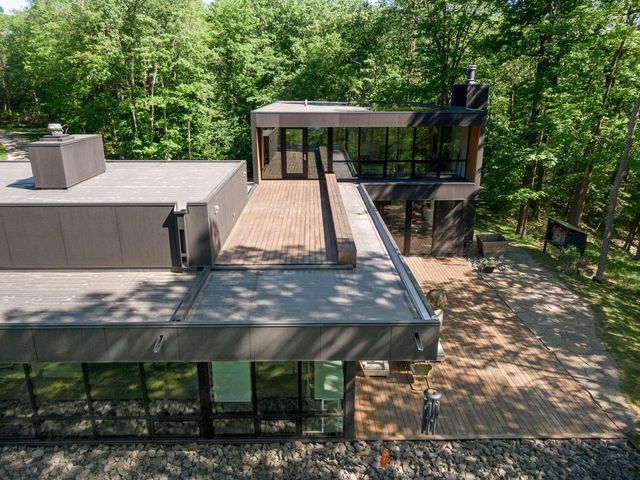 29396 Cherokee Rd, Bovey, MN 55709