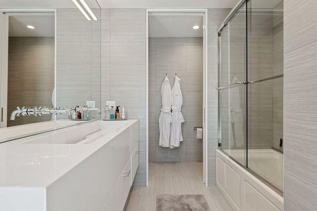 29396 Cherokee Rd, Bovey, MN 55709