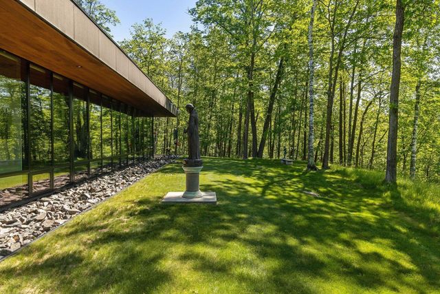 29396 Cherokee Rd, Bovey, MN 55709