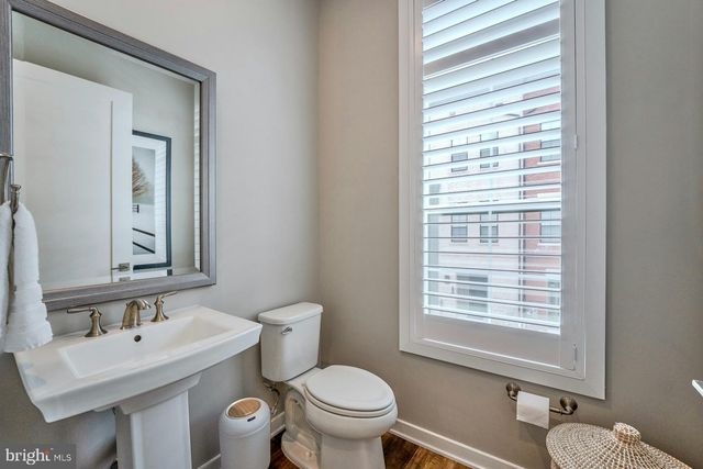 43917 MERCER RUN TER, Ashburn, VA 20147