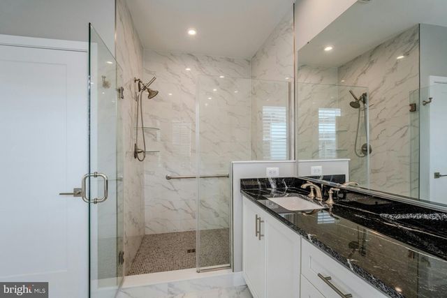 43917 MERCER RUN TER, Ashburn, VA 20147