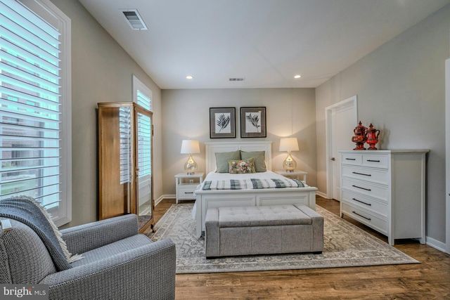 43917 MERCER RUN TER, Ashburn, VA 20147