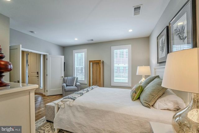 43917 MERCER RUN TER, Ashburn, VA 20147