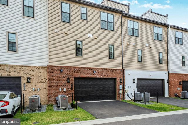 43917 MERCER RUN TER, Ashburn, VA 20147
