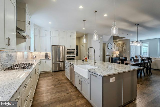 43917 MERCER RUN TER, Ashburn, VA 20147