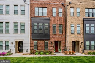 43917 MERCER RUN TER, Ashburn, VA 20147