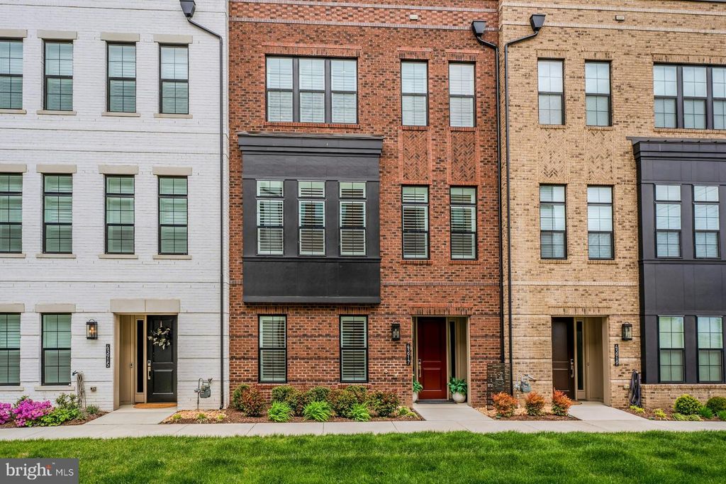 43917 MERCER RUN TER, Ashburn, VA 20147