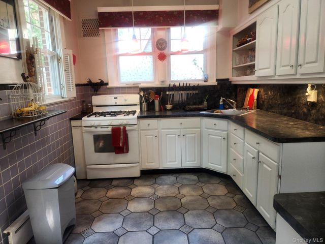 15 Rumsey Road, Yonkers, NY 10705
