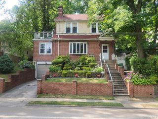 15 Rumsey Road, Yonkers, NY 10705