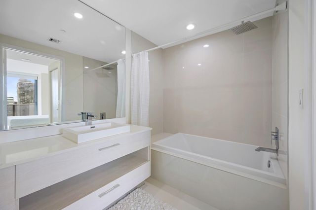 55 SW 9th Street 3705, Miami, FL 33130