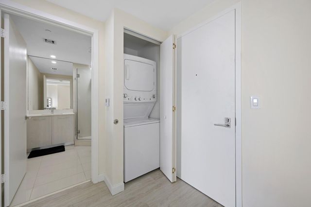 55 SW 9th Street 3705, Miami, FL 33130