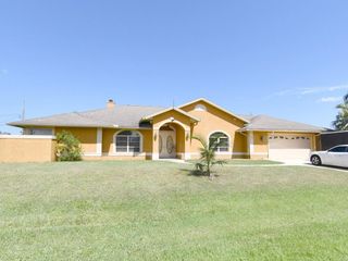 1255 SE Naples Lane, Port St Lucie, FL 34983