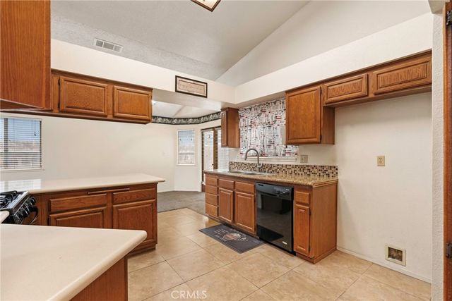 2204 Kelso Peak, Bakersfield, CA 93304