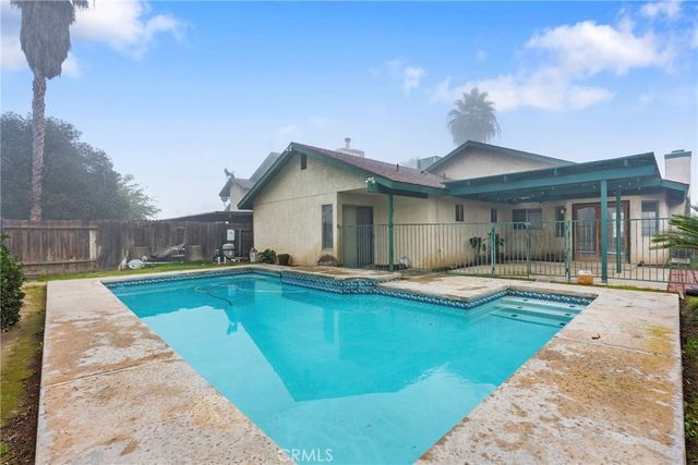 2204 Kelso Peak, Bakersfield, CA 93304