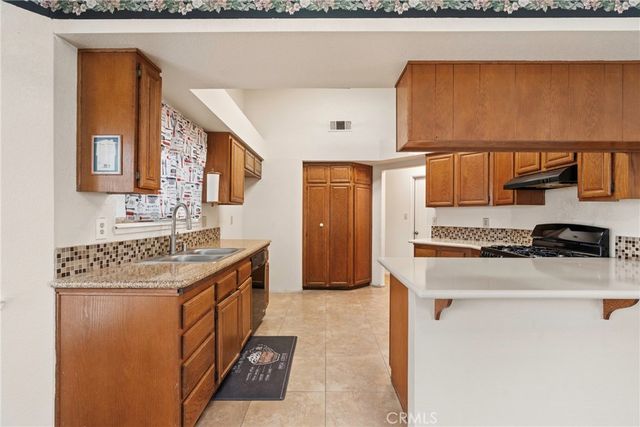 2204 Kelso Peak, Bakersfield, CA 93304