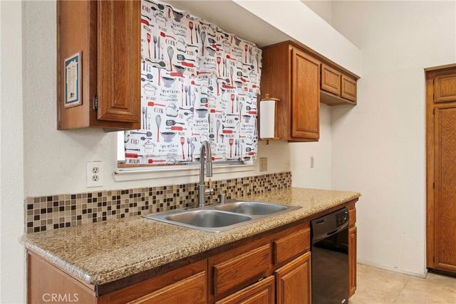 2204 Kelso Peak, Bakersfield, CA 93304