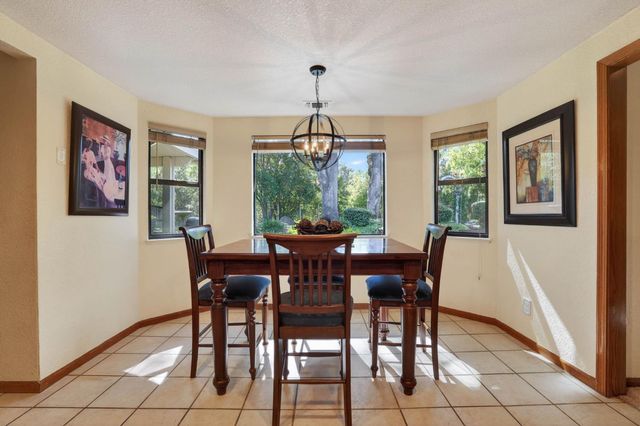 202 Firestone Dr, Roseville, CA 95678