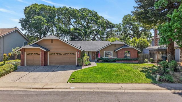202 Firestone Dr, Roseville, CA 95678