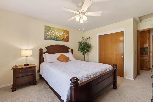 202 Firestone Dr, Roseville, CA 95678