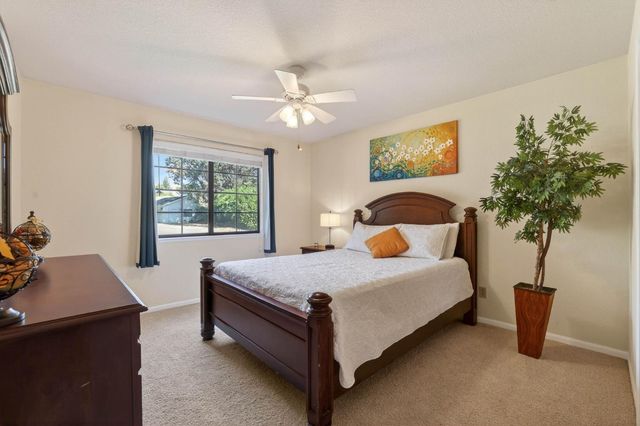 202 Firestone Dr, Roseville, CA 95678