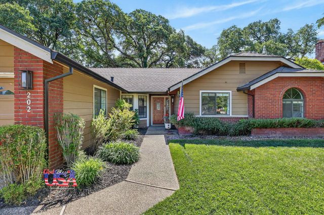 202 Firestone Dr, Roseville, CA 95678