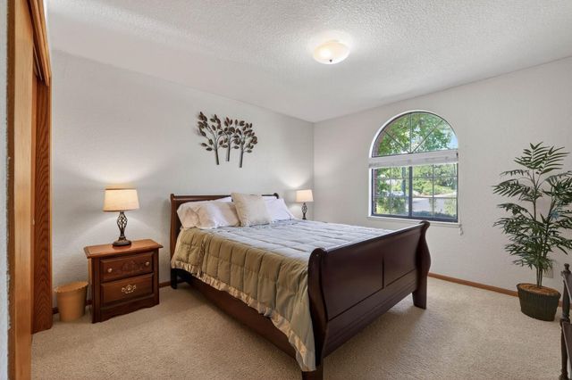 202 Firestone Dr, Roseville, CA 95678