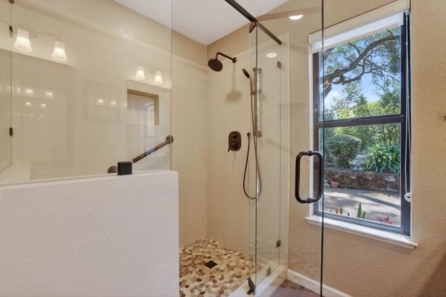 202 Firestone Dr, Roseville, CA 95678