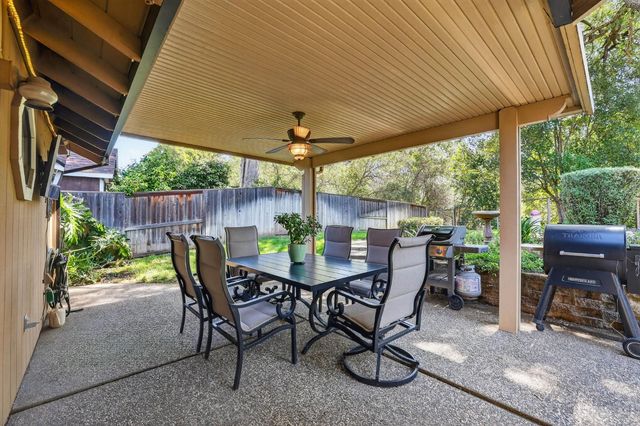 202 Firestone Dr, Roseville, CA 95678