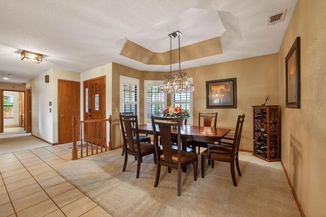 202 Firestone Dr, Roseville, CA 95678