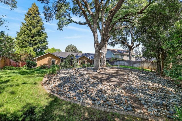 202 Firestone Dr, Roseville, CA 95678