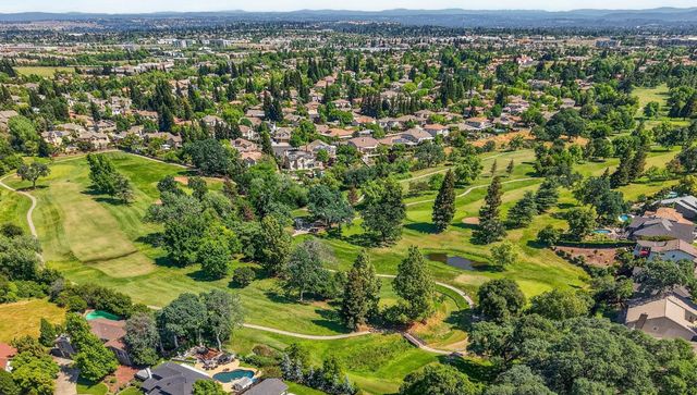 202 Firestone Dr, Roseville, CA 95678