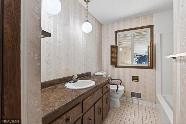 14915 Crow River Drive, Rogers, MN 55374