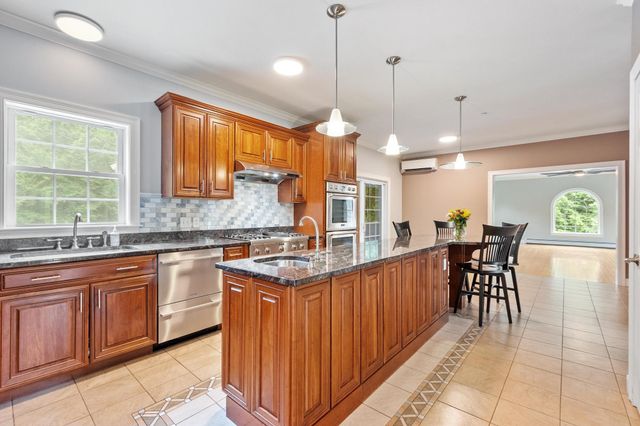 62 Monadnock Lane, Peterborough, NH 03458