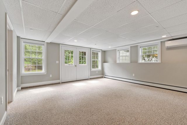 62 Monadnock Lane, Peterborough, NH 03458
