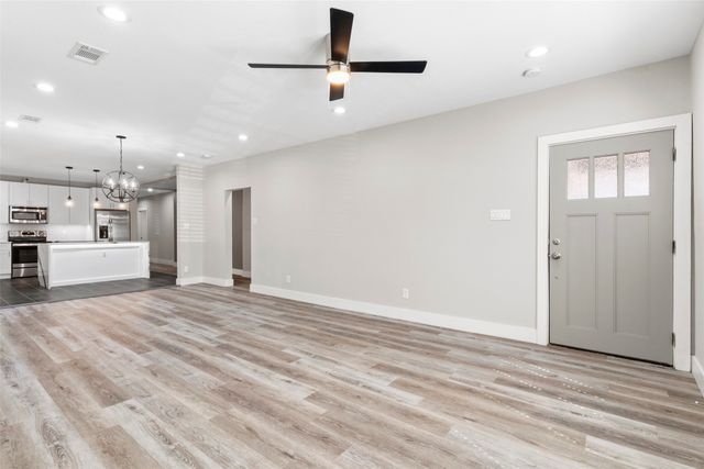 604 S Fitzhugh Avenue, Dallas, TX 75223