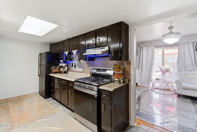 56 Kingsley Way, Freehold, NJ 07728