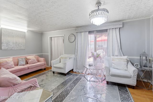 56 Kingsley Way, Freehold, NJ 07728