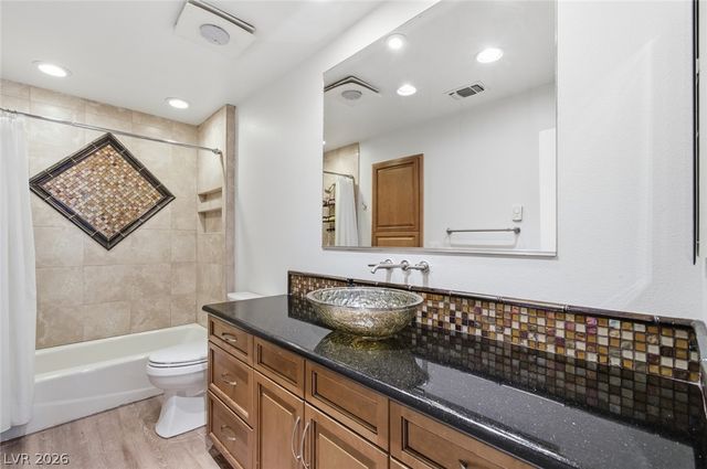 6425 Tara Avenue, Las Vegas, NV 89146