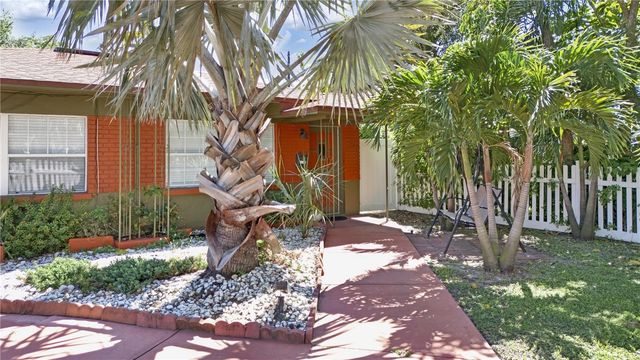 2016 2ND AVENUE N, St Petersburg, FL 33713