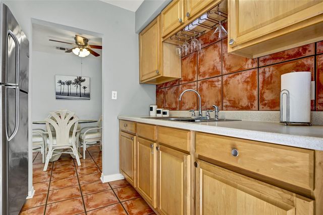 2016 2ND AVENUE N, St Petersburg, FL 33713