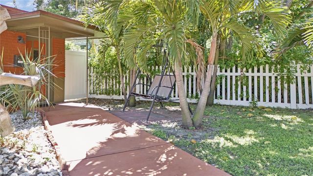 2016 2ND AVENUE N, St Petersburg, FL 33713