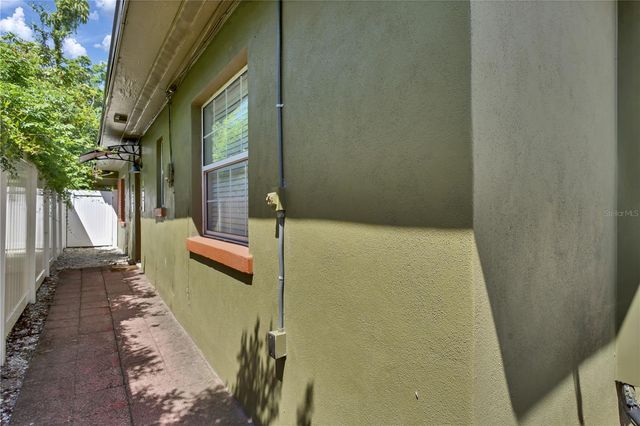 2016 2ND AVENUE N, St Petersburg, FL 33713