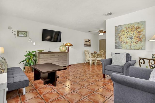 2016 2ND AVENUE N, St Petersburg, FL 33713